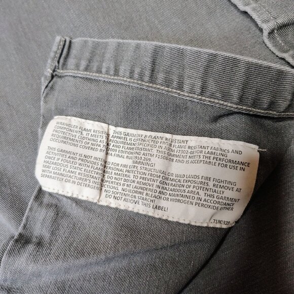 Wrangler FR Shirt Mens Size XL Gray Riggs Workwear Fire Resistant Button Down - Picture 4 of 10